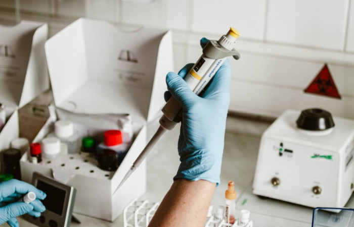 Wnętrze pracowni laboratoryjnej