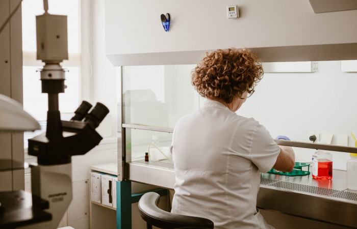 Personel Zakładu Diagnostyki Biochemicznej i Molekularnej przy pracy