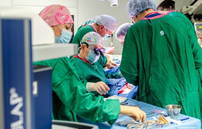 Operacja zbliżenie na lekarzy